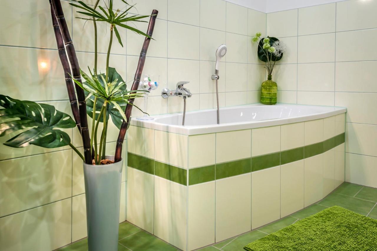 Komfortable Ferienwohnung In Halle Halle  Luaran gambar